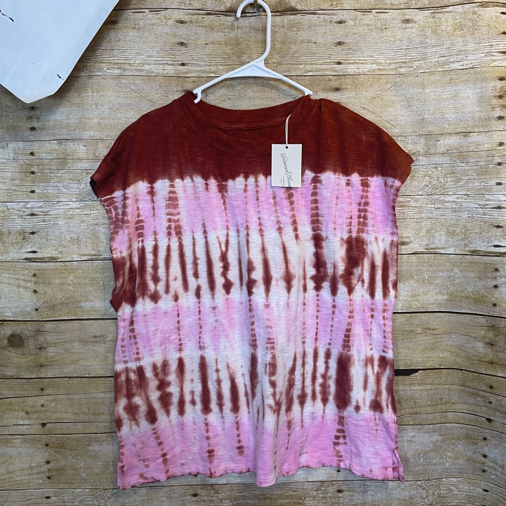 New universal thread tie dye shirt 🛍